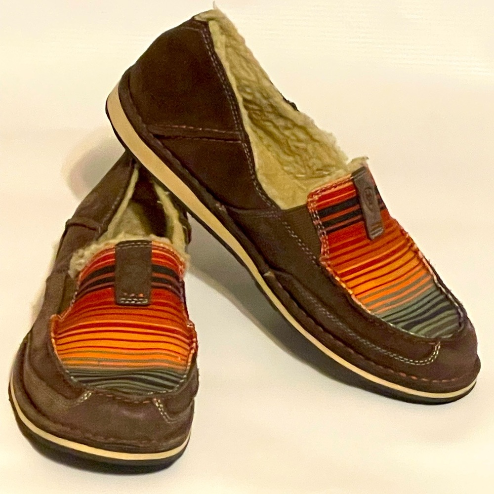 ARIAT Chocolate Fudge Red Serapé Cruiser Shoes Flats SZ 9B